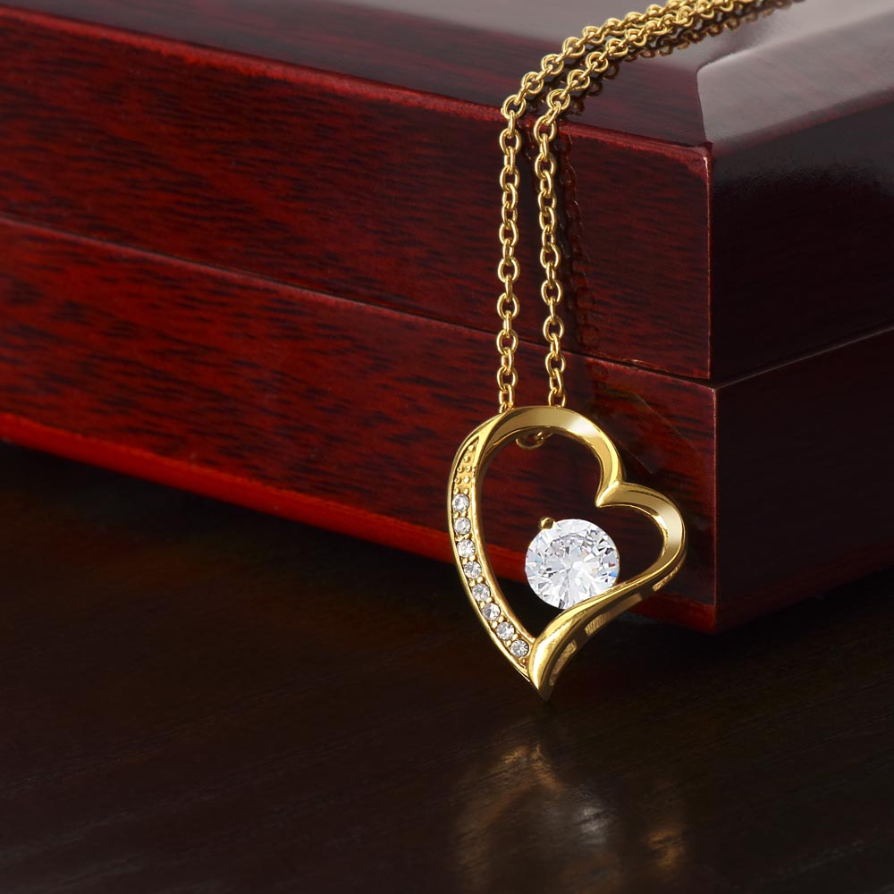 Gold Forever Love heart pendant, detail