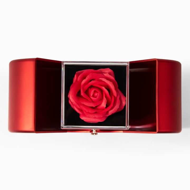 Love Knot Necklace in Everlasting Rose Heart Box